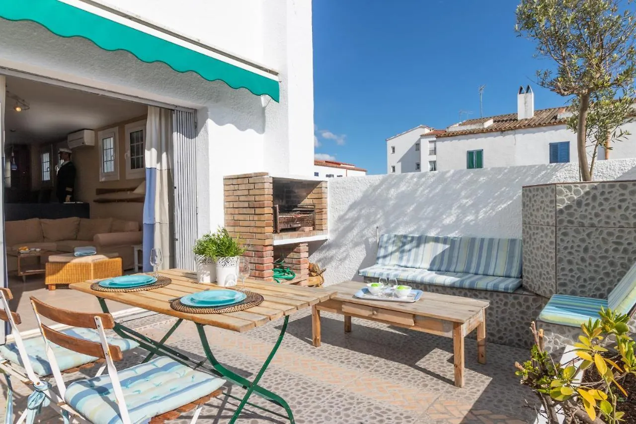 Holiday home Goldhome - Currican - Casa Con Amarre, Terraza, Barbacoa, Wifi Empuriabrava